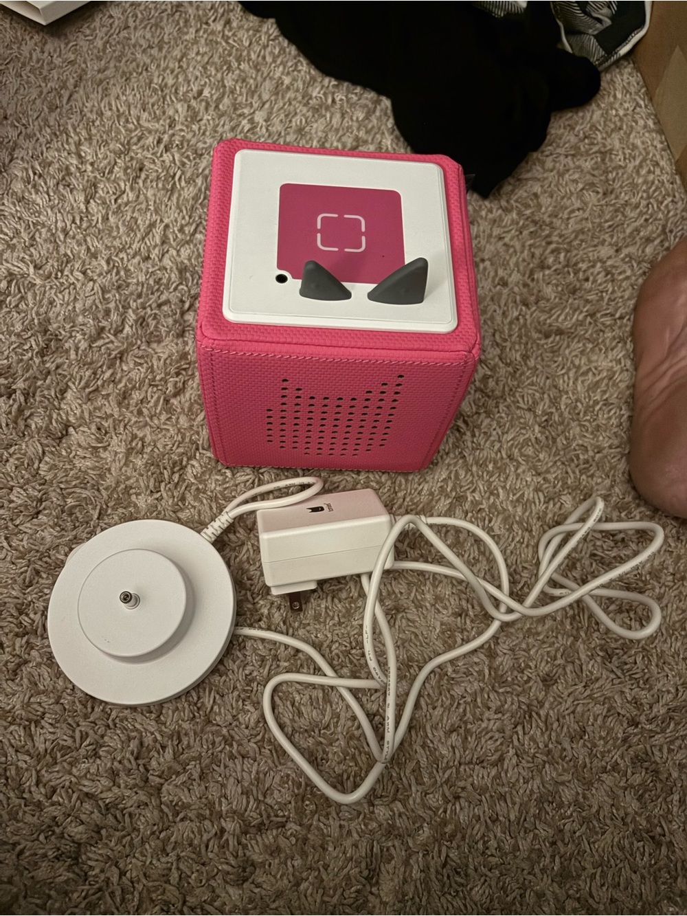 Pink Tonie NEW - but does not work off charging port